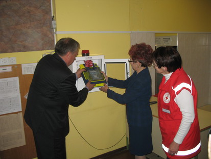 Predaja defibrilatorja 22.3.2012